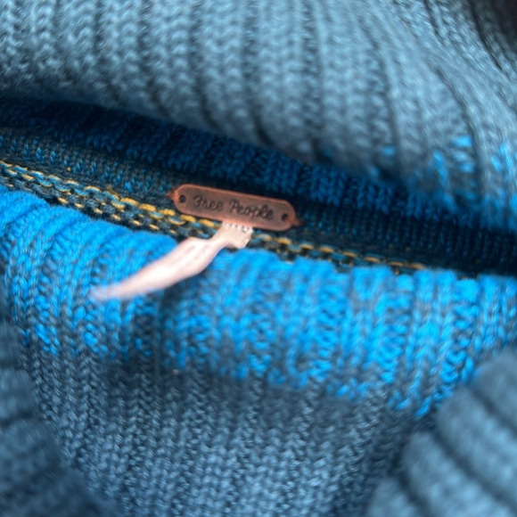 Free People Cropped Sweater, NWT - Picture 7 of 7